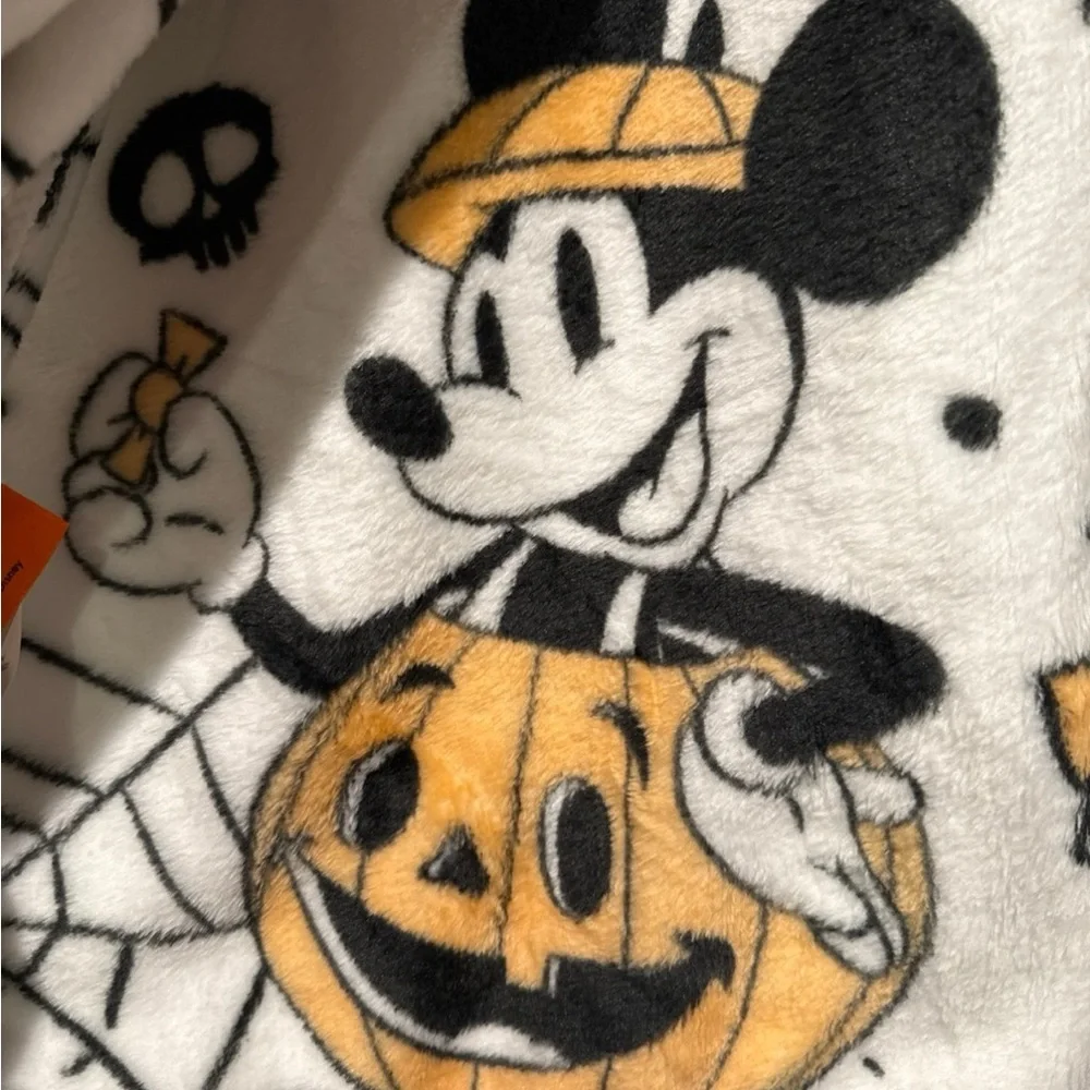 Disney Halloween Mickey and Minnie Mouse Pumpkin Throw Blanket Spider Skull